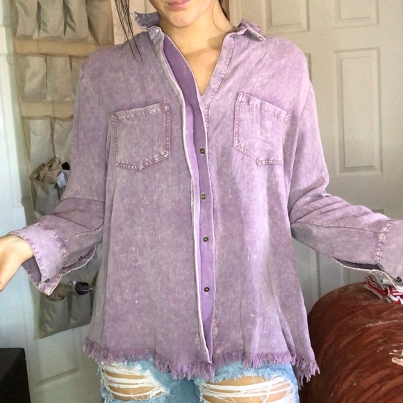 Boutique Button-Up - Picture 2 of 4